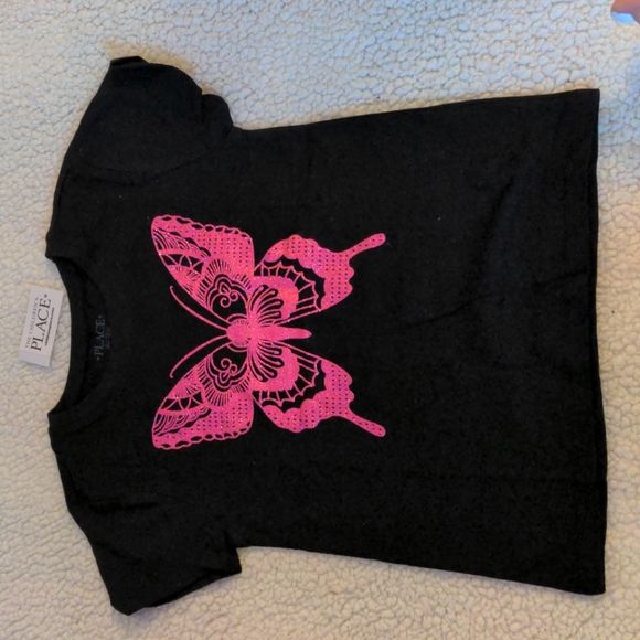 Black short sleeve tee w/ pink butterfly - small - Picture 1 of 1